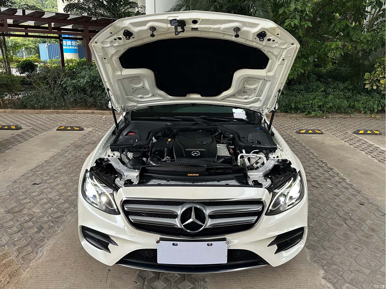 Mercedes-Benz E-Class, 2018 22