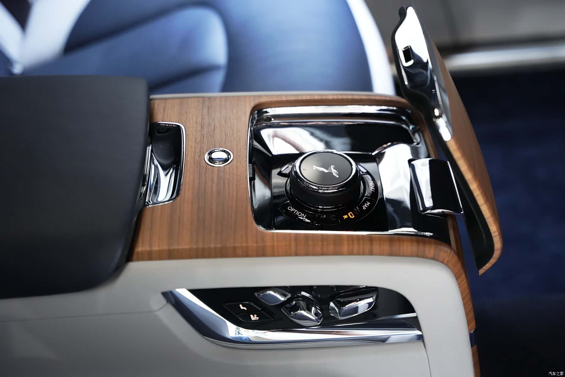 Rolls-Royce Ghost, 2021 12