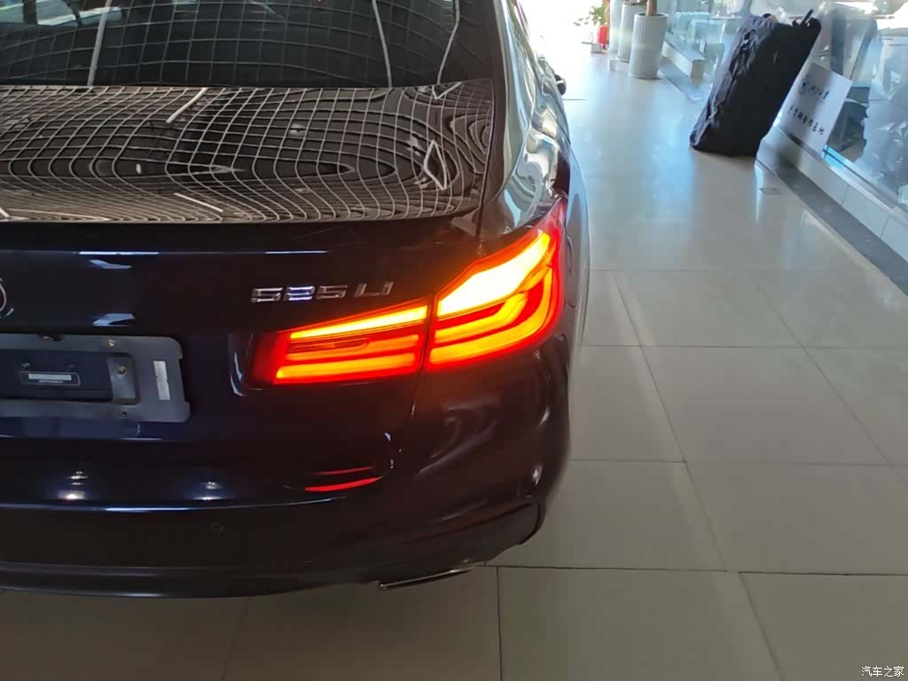 BMW 5 Series, 2019 8