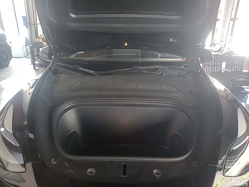 Tesla Model Y, 2024 20