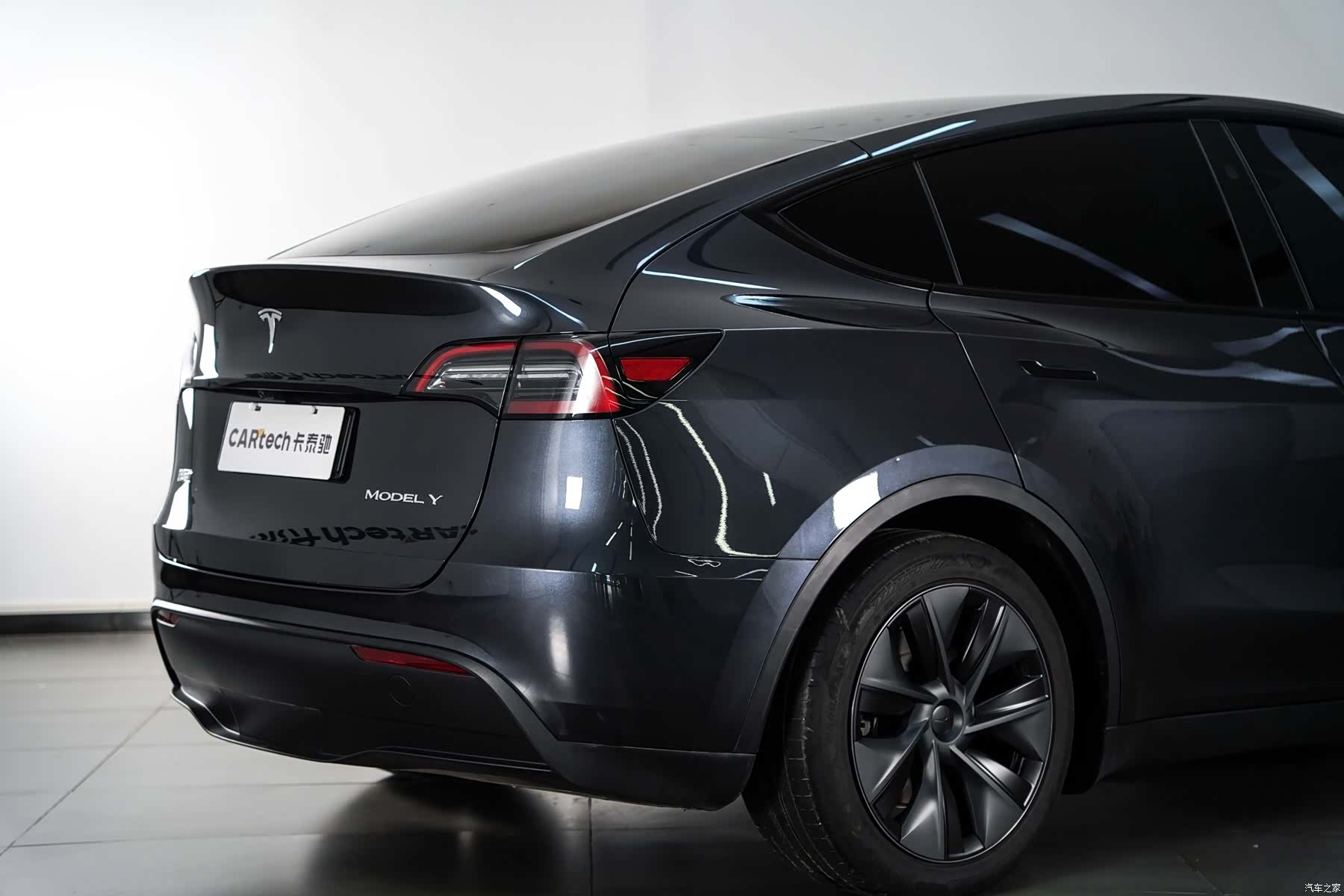 Tesla Model Y, 2024 6