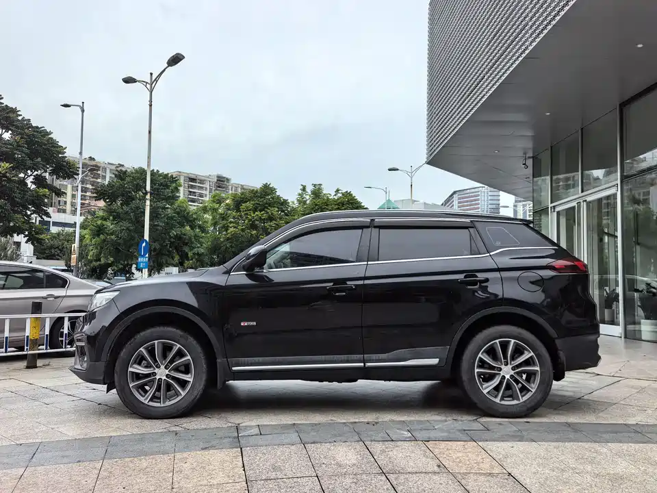 Geely Atlas