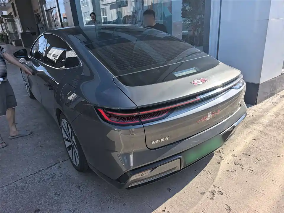 Geely Galaxy Galaxy E8