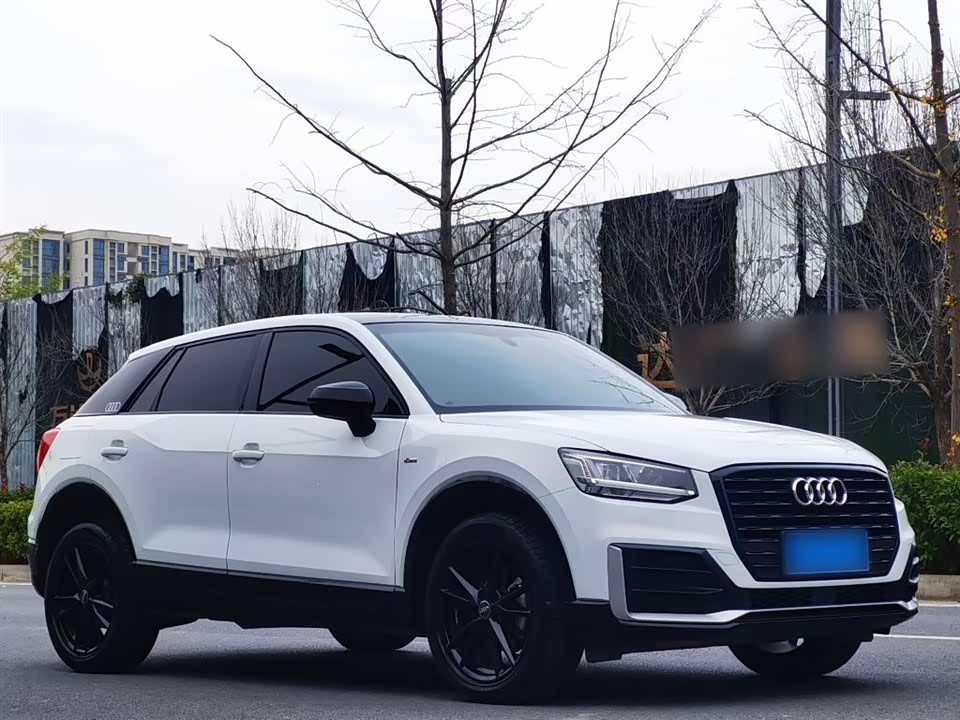 Audi Q2L