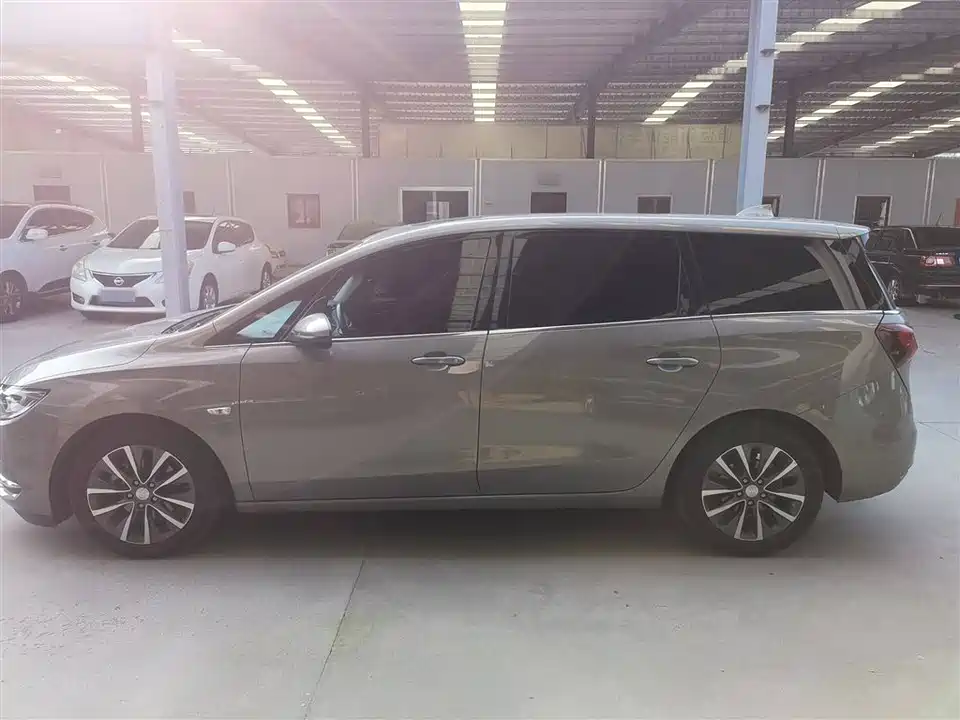 Buick GL6