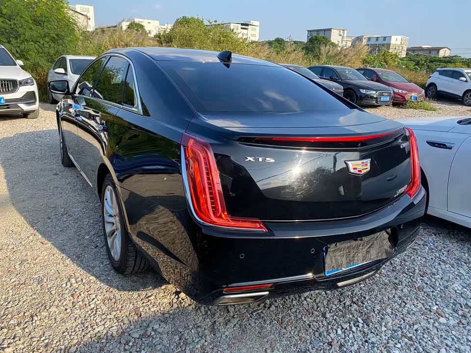 Cadillac XTS