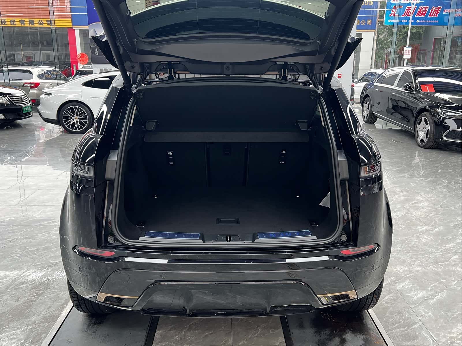 Land Rover Range Rover, 2023 28