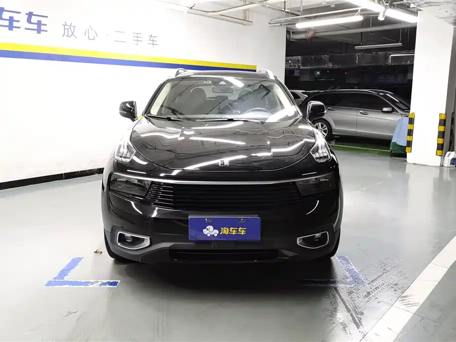 Lynk & Co 01