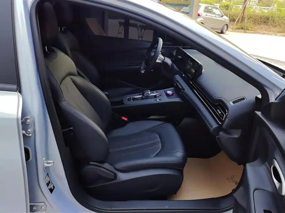 Trumpchi Shadow Leopard