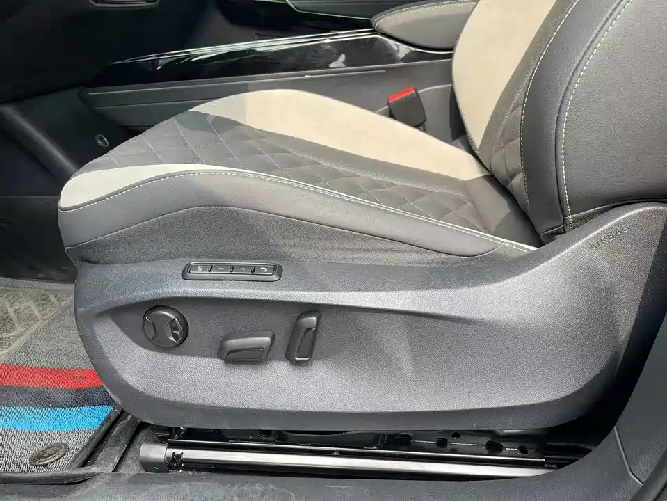 Volkswagen ID.6 CROZZ