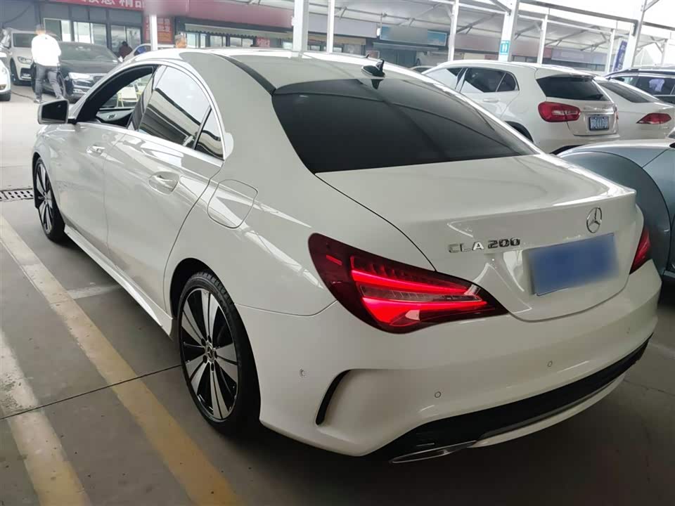 Mercedes-Benz CLA
