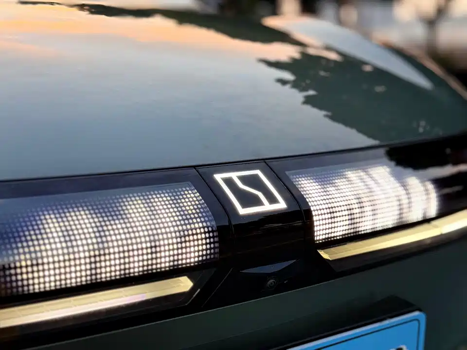 Zeekr 007