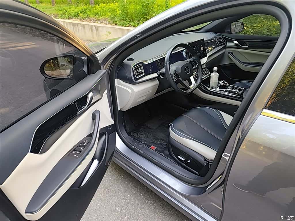 BYD Qin, 2022 16