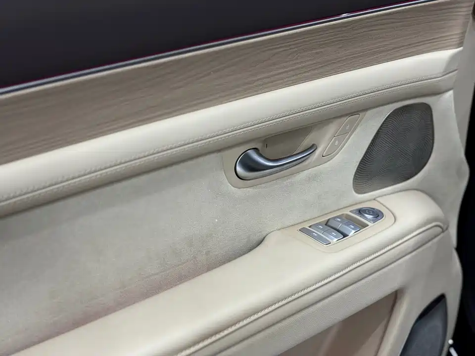 AITO Ask the world M7