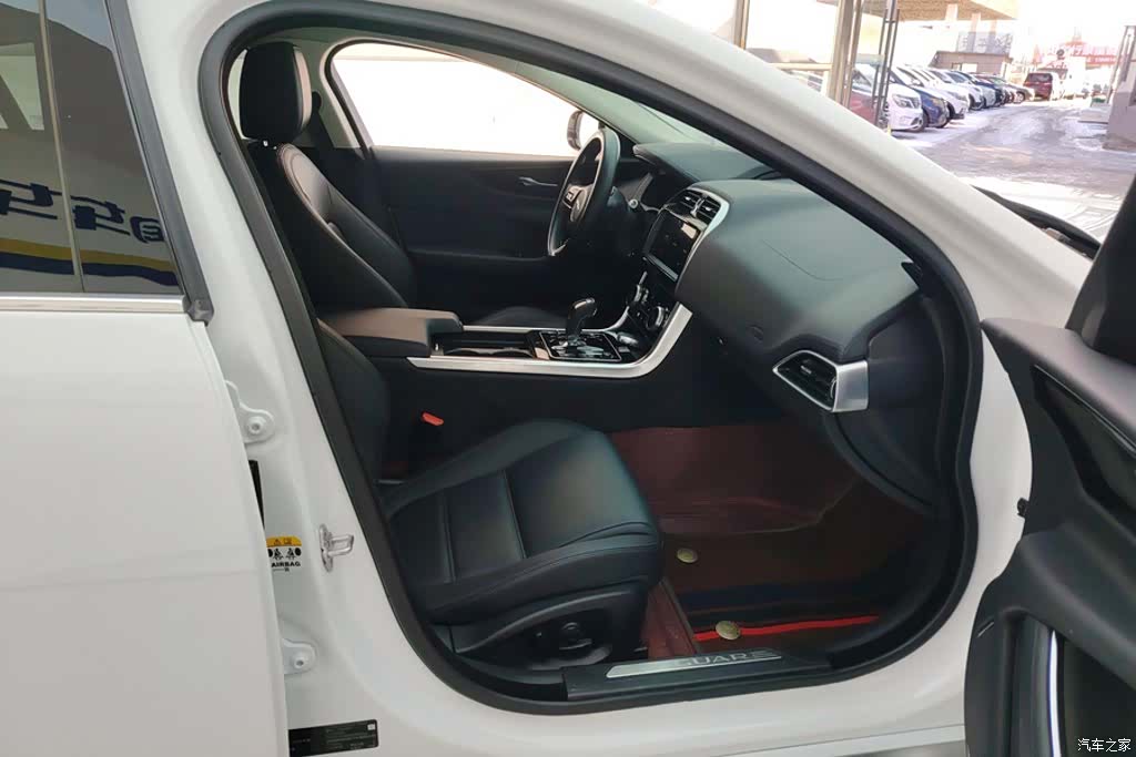 Land Rover XEL, 2022 8