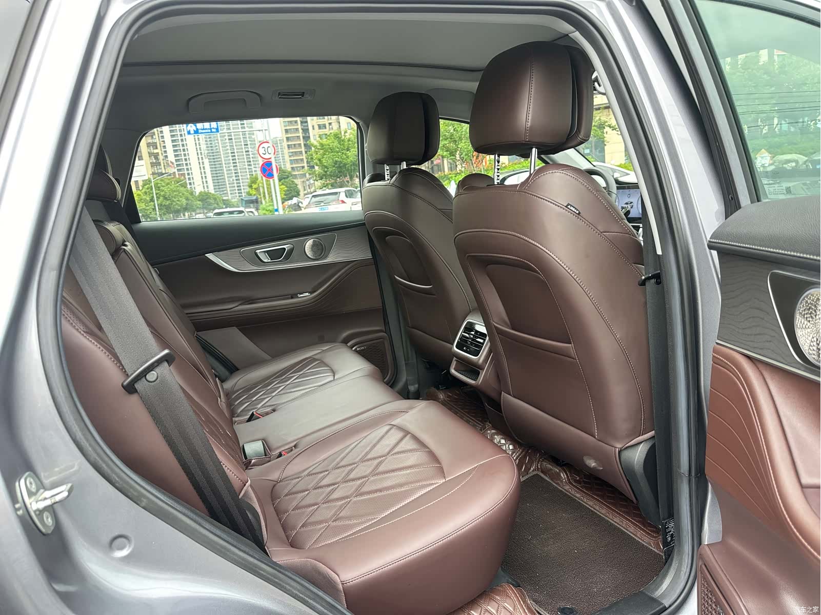 Chery Tiggo 8, 2023 12