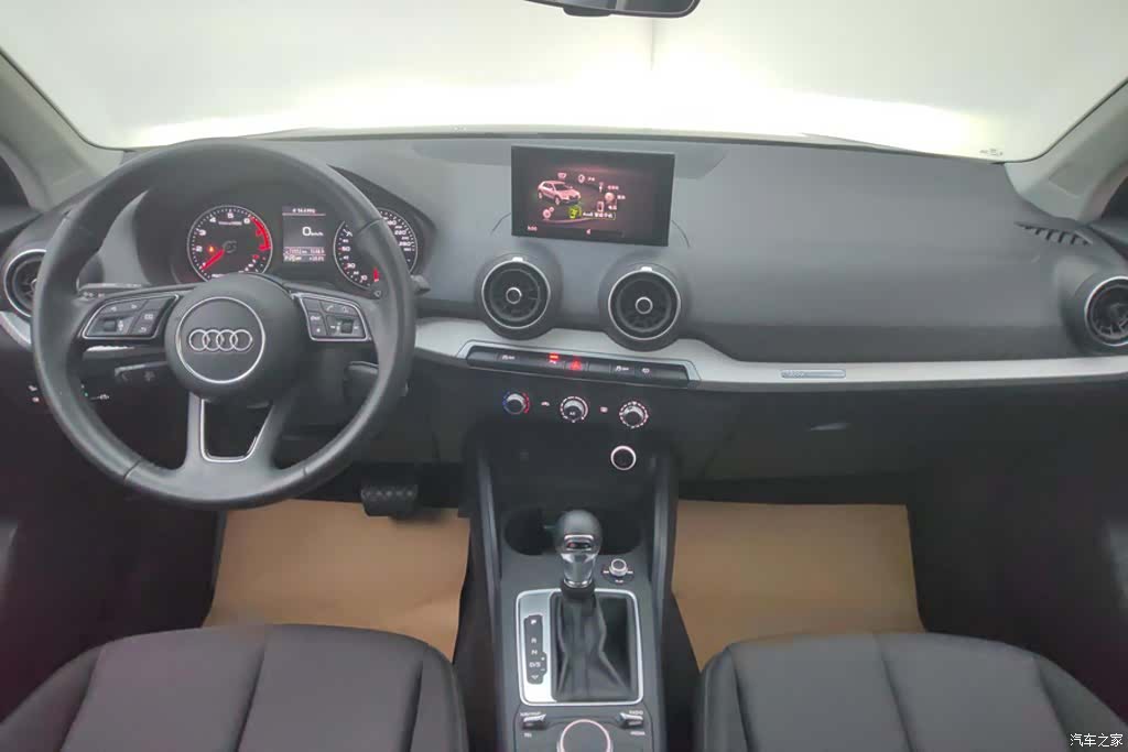 Audi Q2L, 2021 12