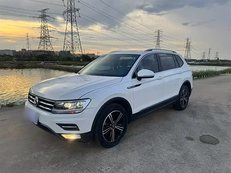 Volkswagen Tiguan L