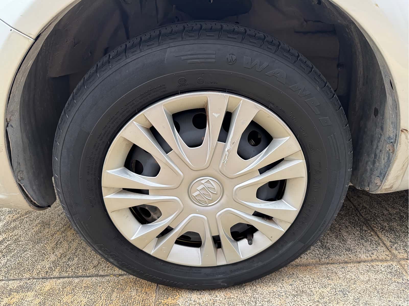 Buick 1.6LX-MT, 2011 17