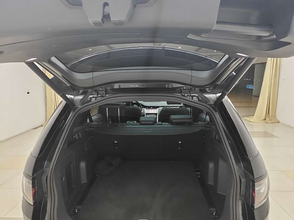 Land Rover Discover sports