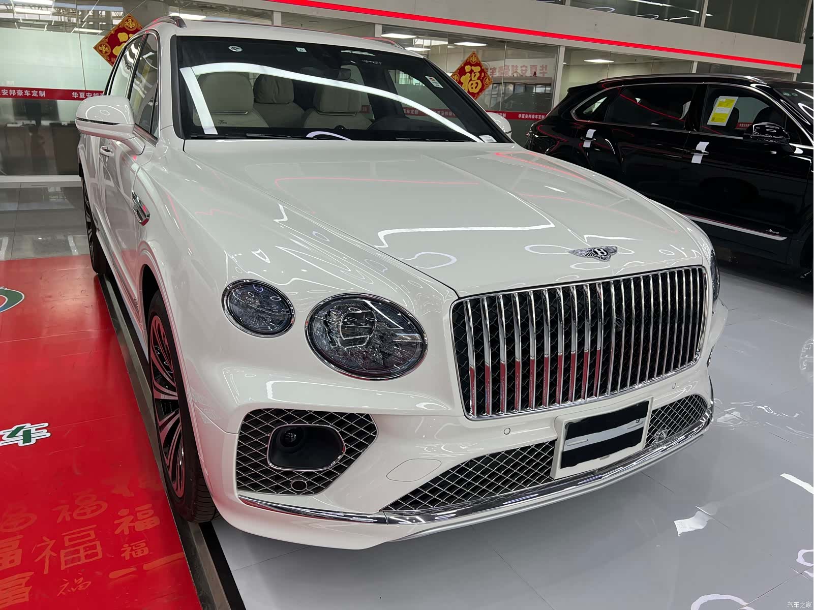 Bentley Bentayga, 2024 4