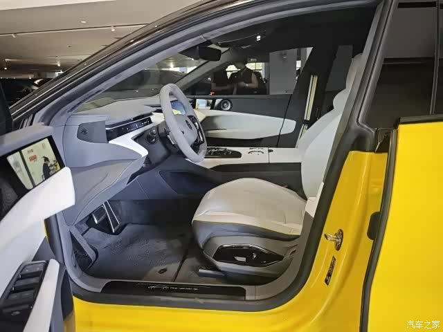 Lotus EMEYA, 2025 4