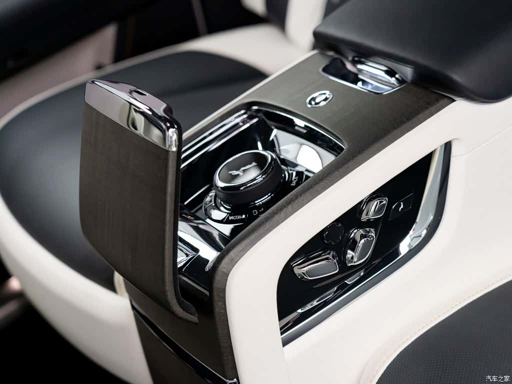 Rolls-Royce Ghost, 2023 17