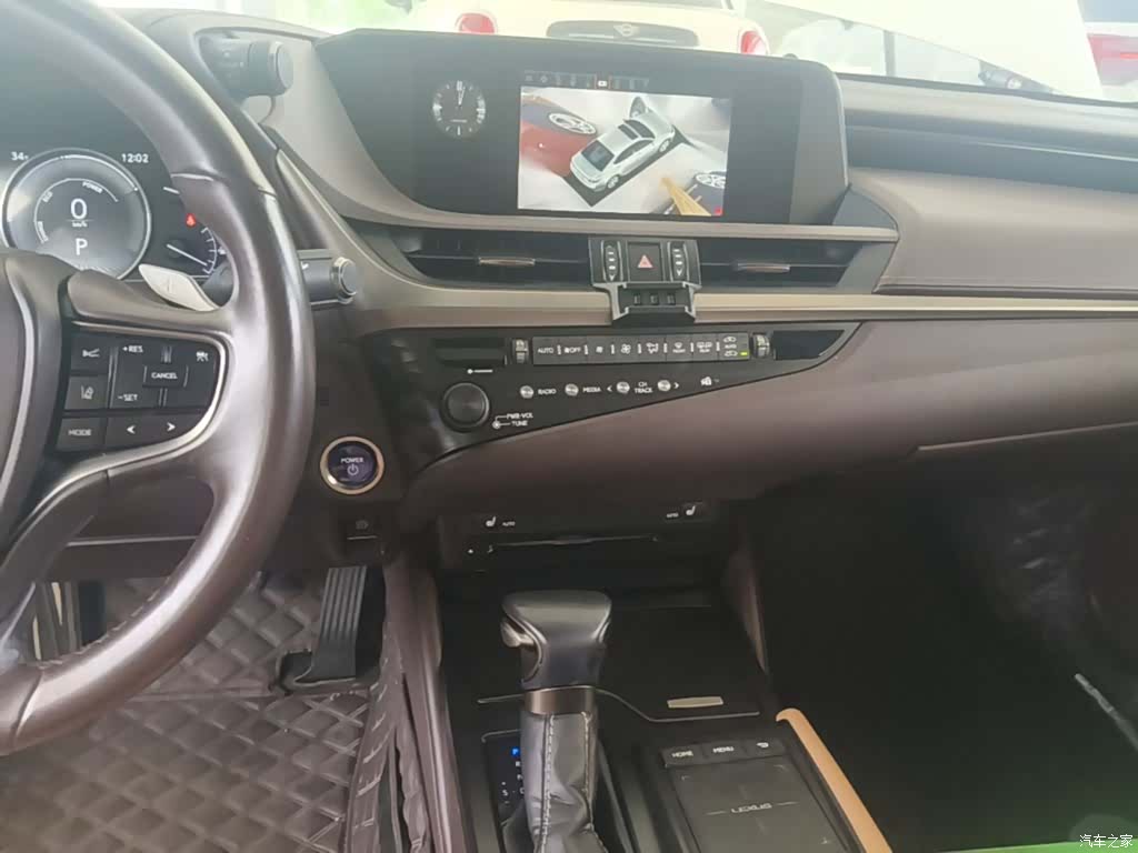 Lexus ES, 2020 9