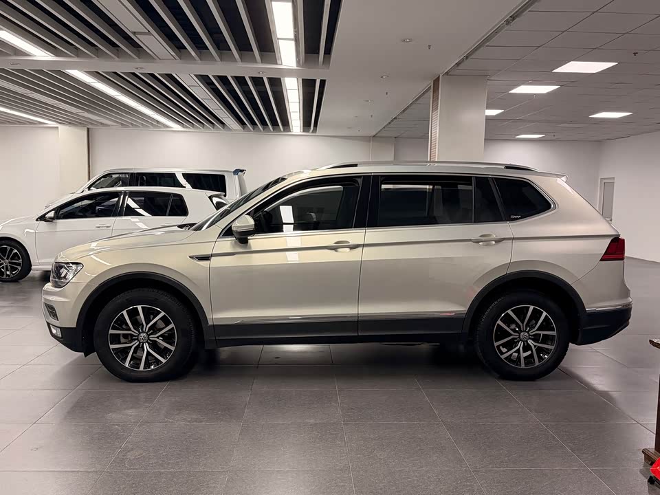 Volkswagen Tiguan L