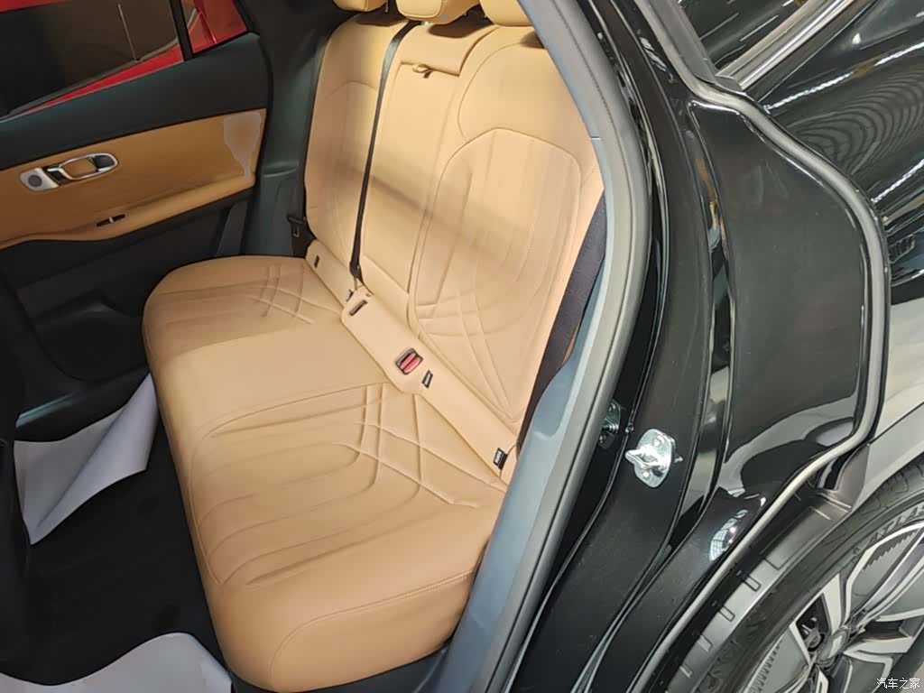 Geely 7, 2025 17