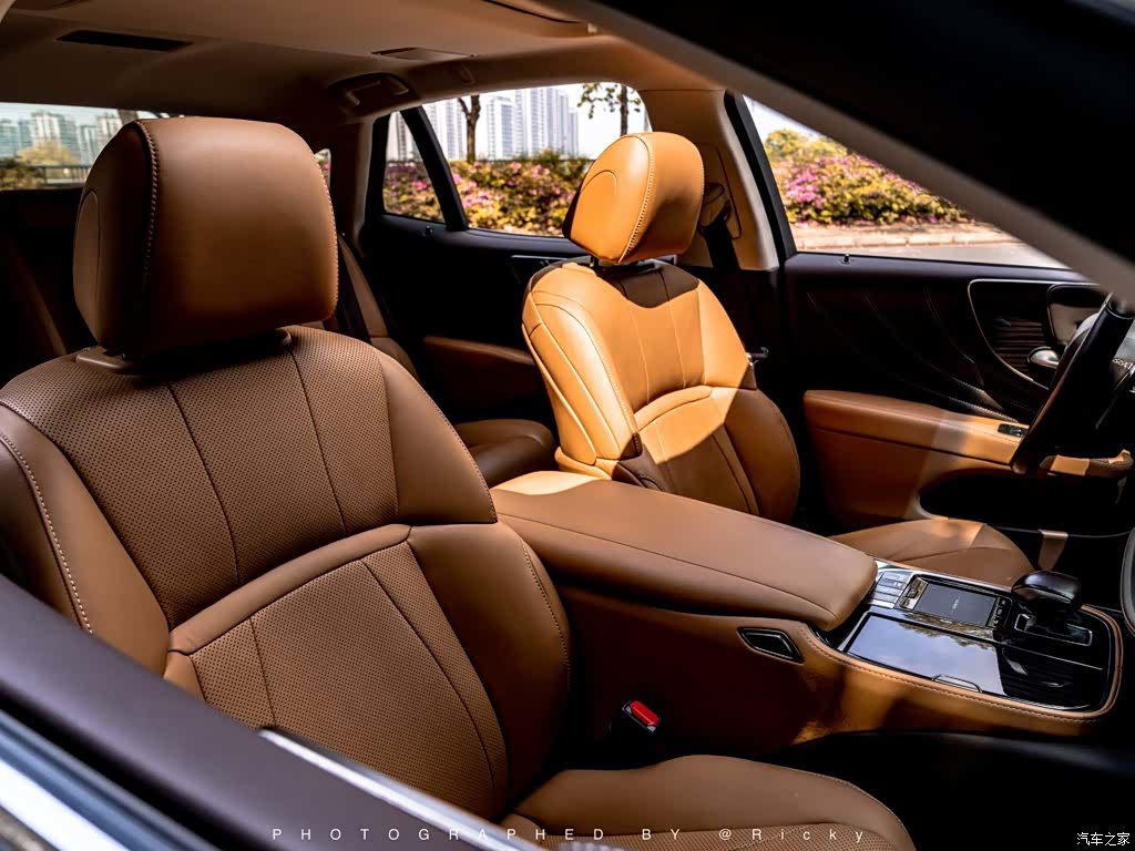 Lexus LS, 2018 11