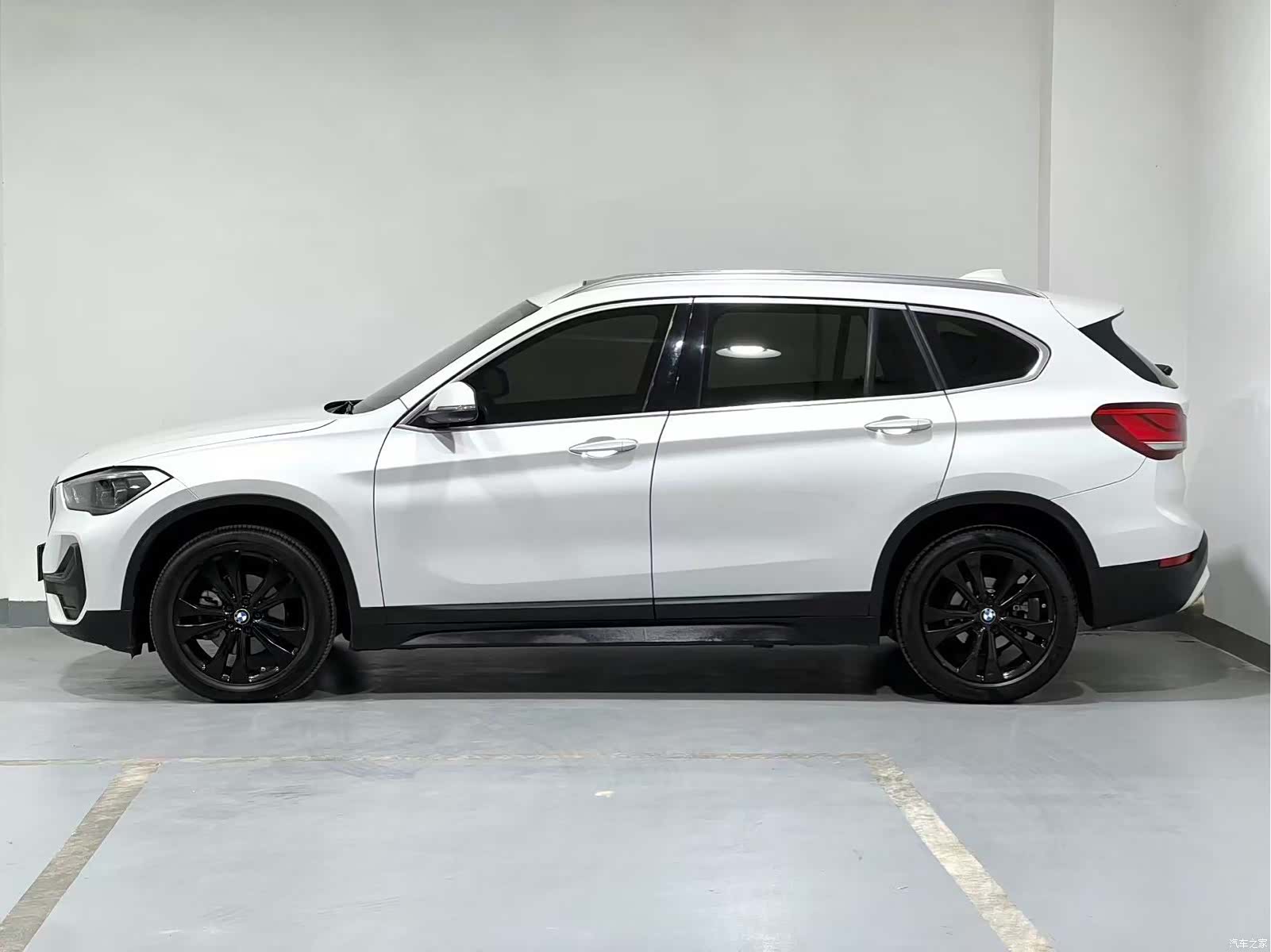 BMW X1, 2020 все фото