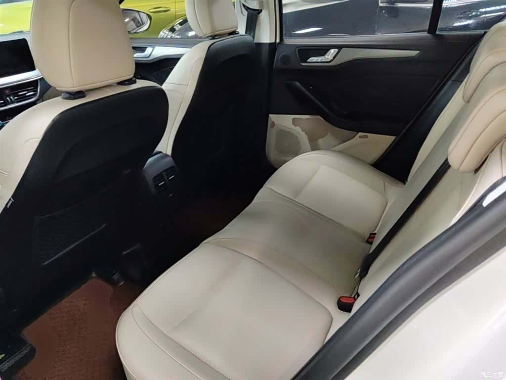 Ford Focus, 2021 17