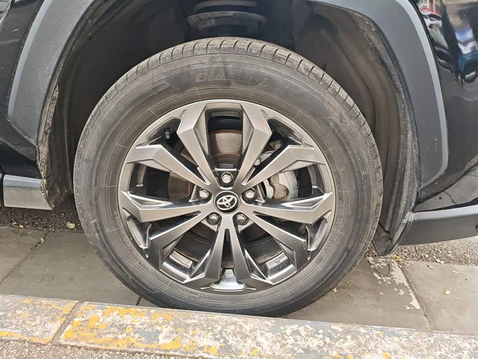 Toyota RAV4 Rongfang