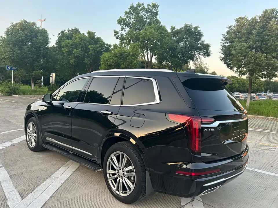 Cadillac XT6