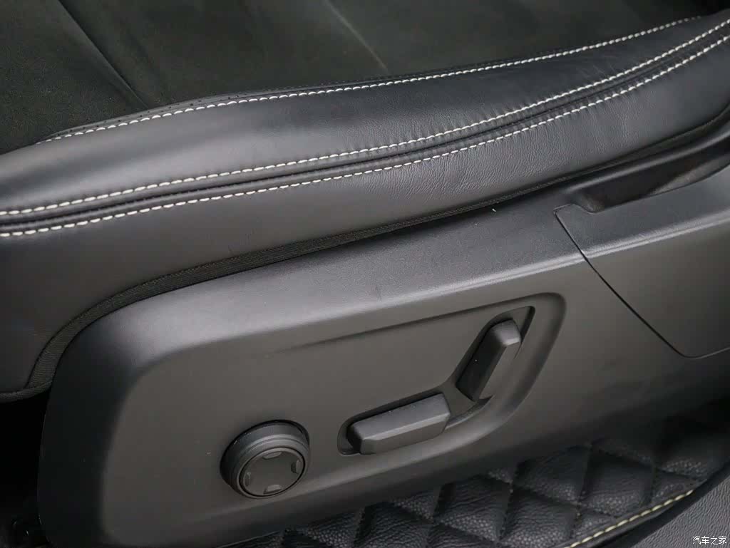 Volvo XC40, 2019 4