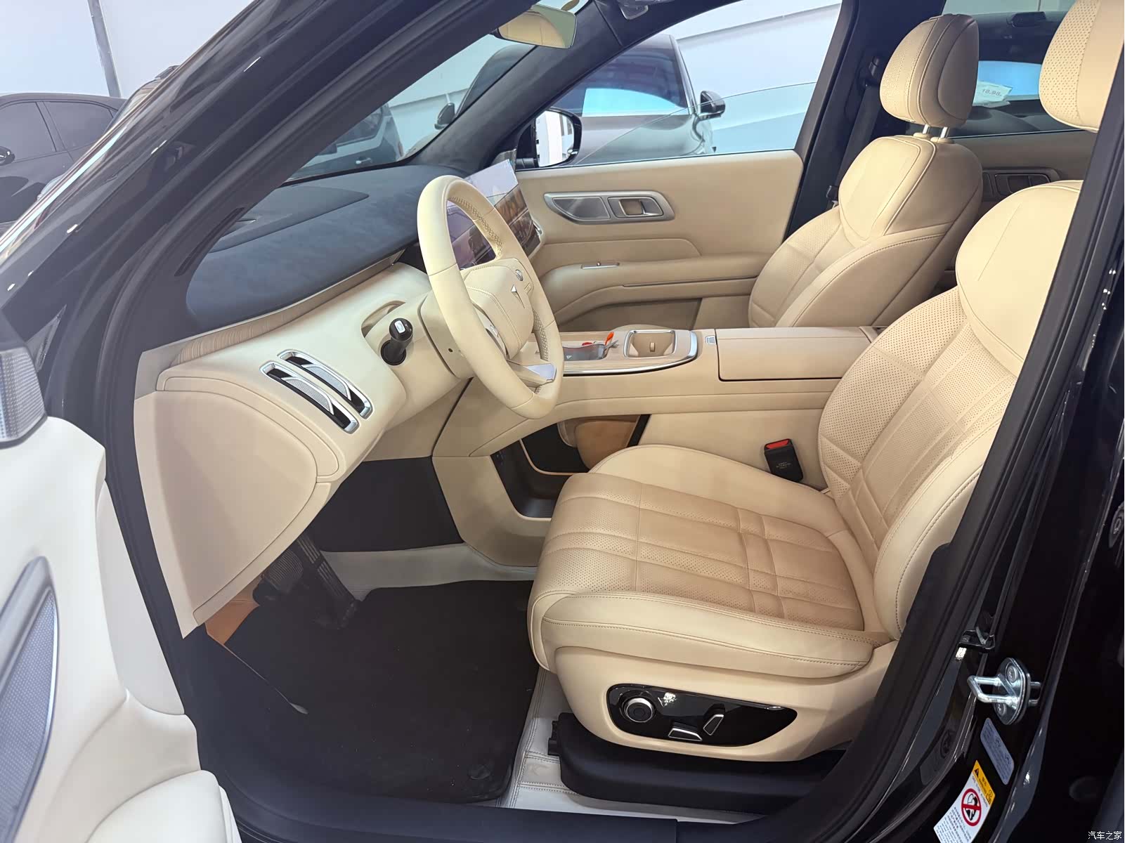 Deepal S09, 2025 4