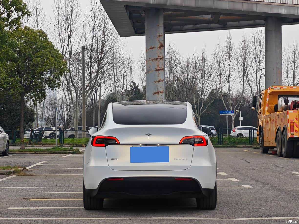 Tesla Model Y, 2023 8