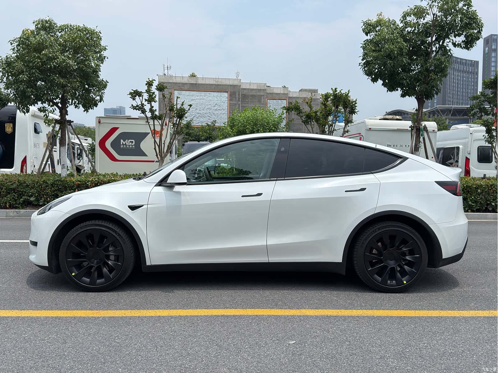 Tesla Model Y, 2024 4