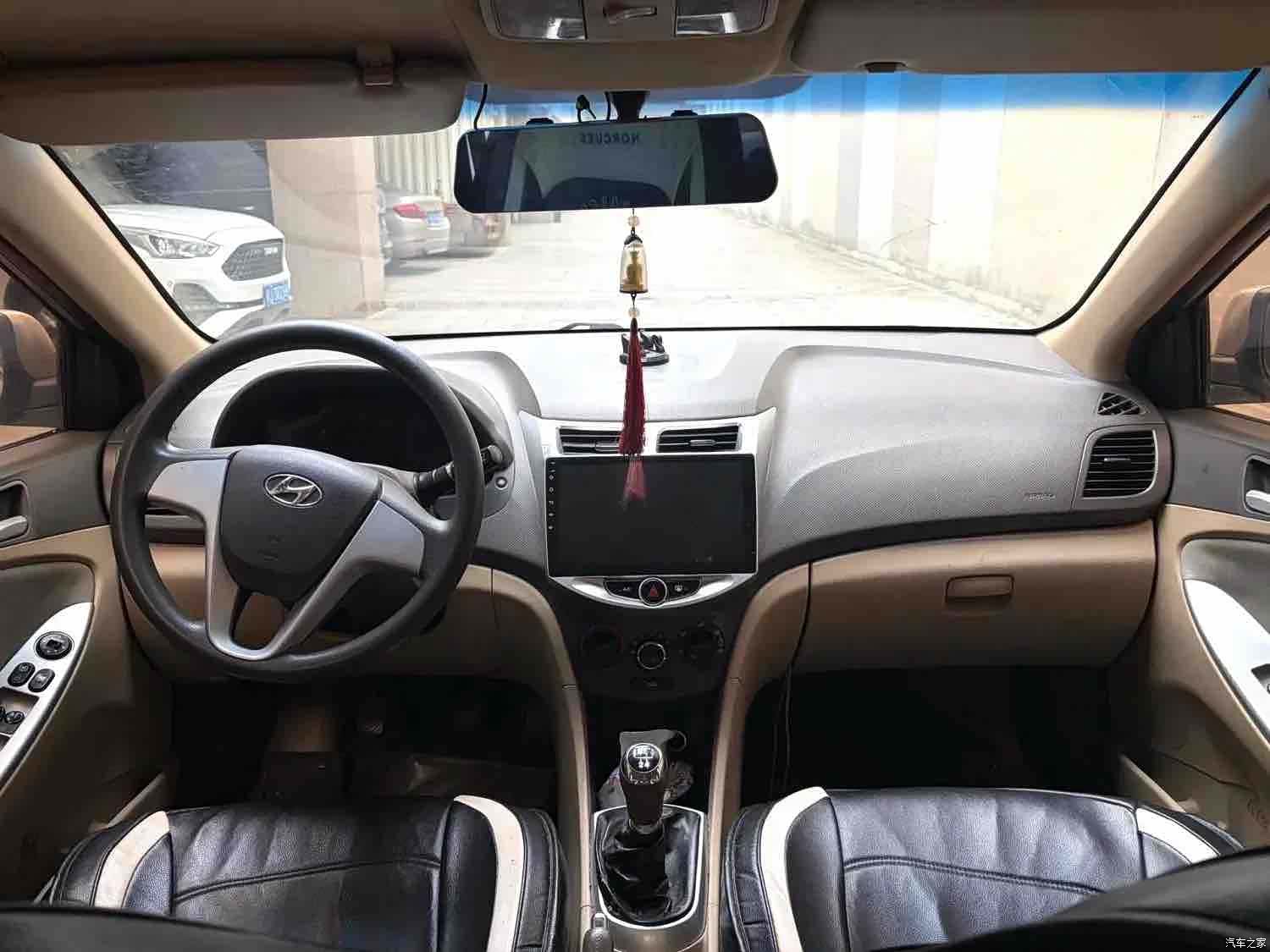 Hyundai GS, 2011 6