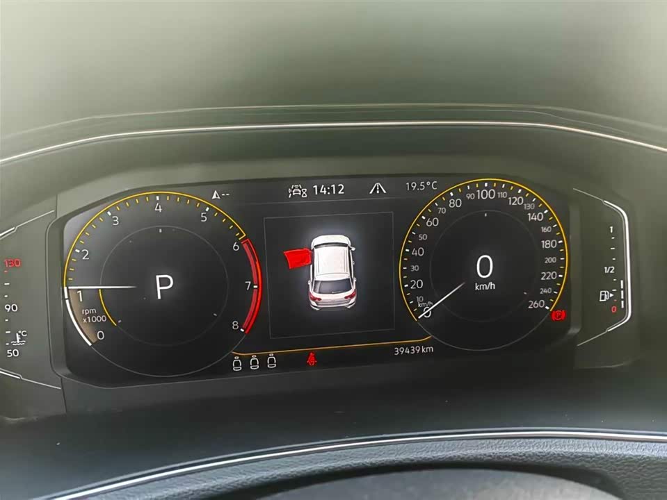 Volkswagen T-ROC exploring Songs