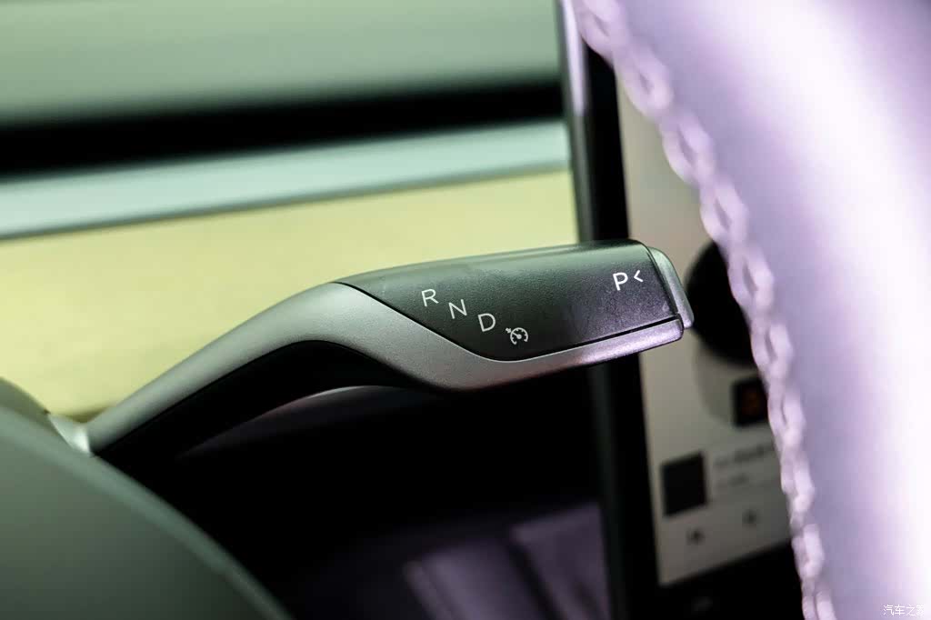 Tesla Model Y, 2023 17