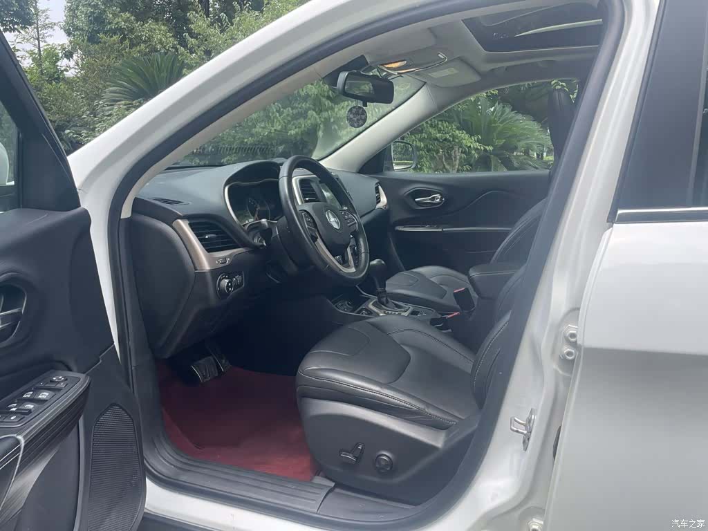 Jeep Cherokee, 2019 17