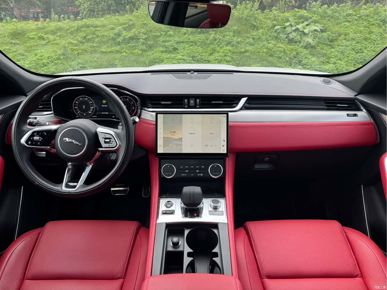 Jaguar F-PACE, 2024 7