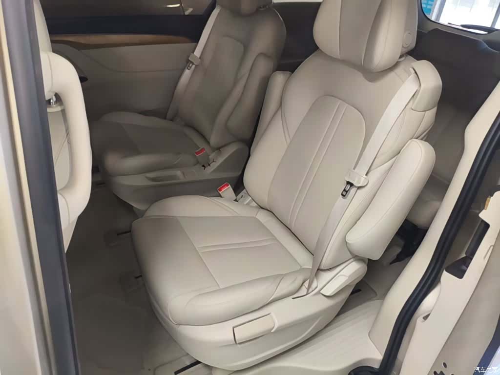 Buick GL8, 2018 17