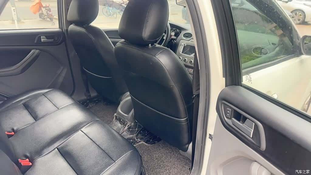 Ford Focus, 2014 9