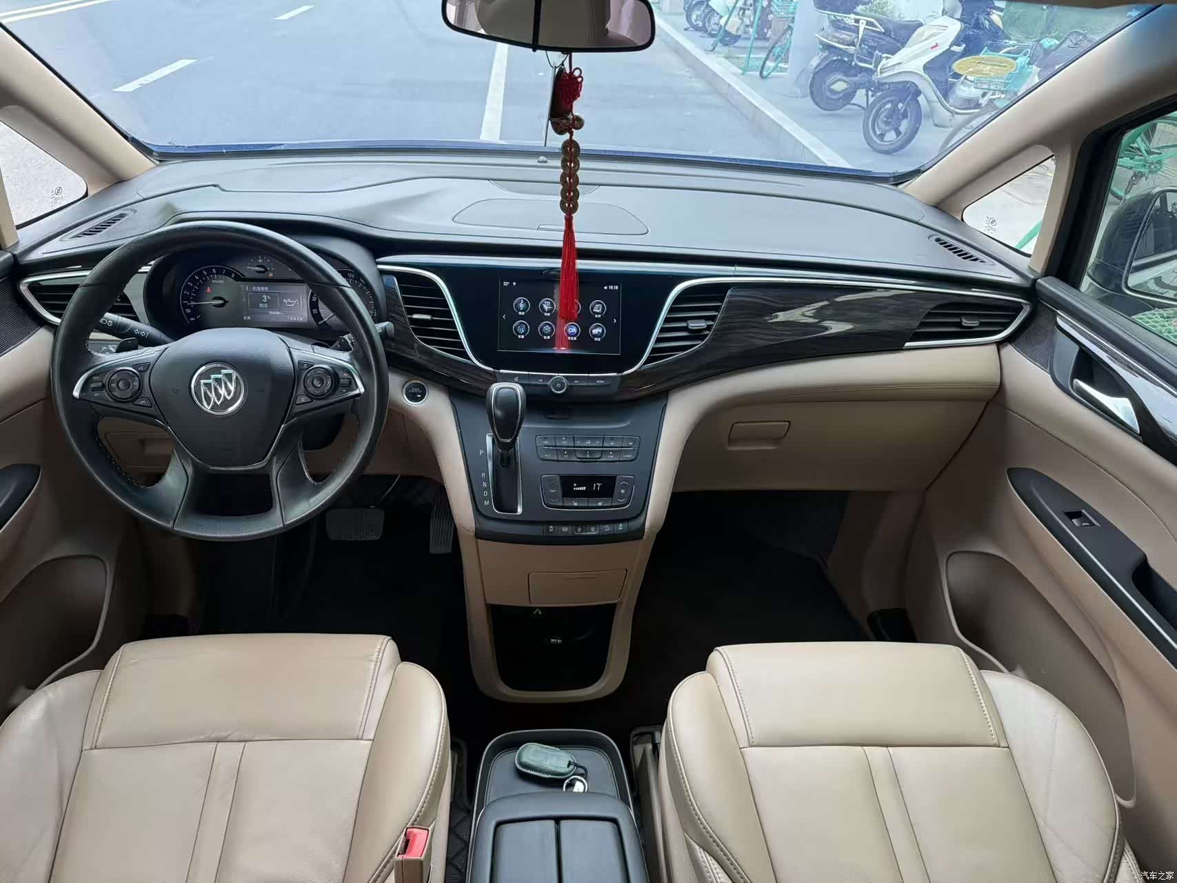Buick GL8, 2018 все фото