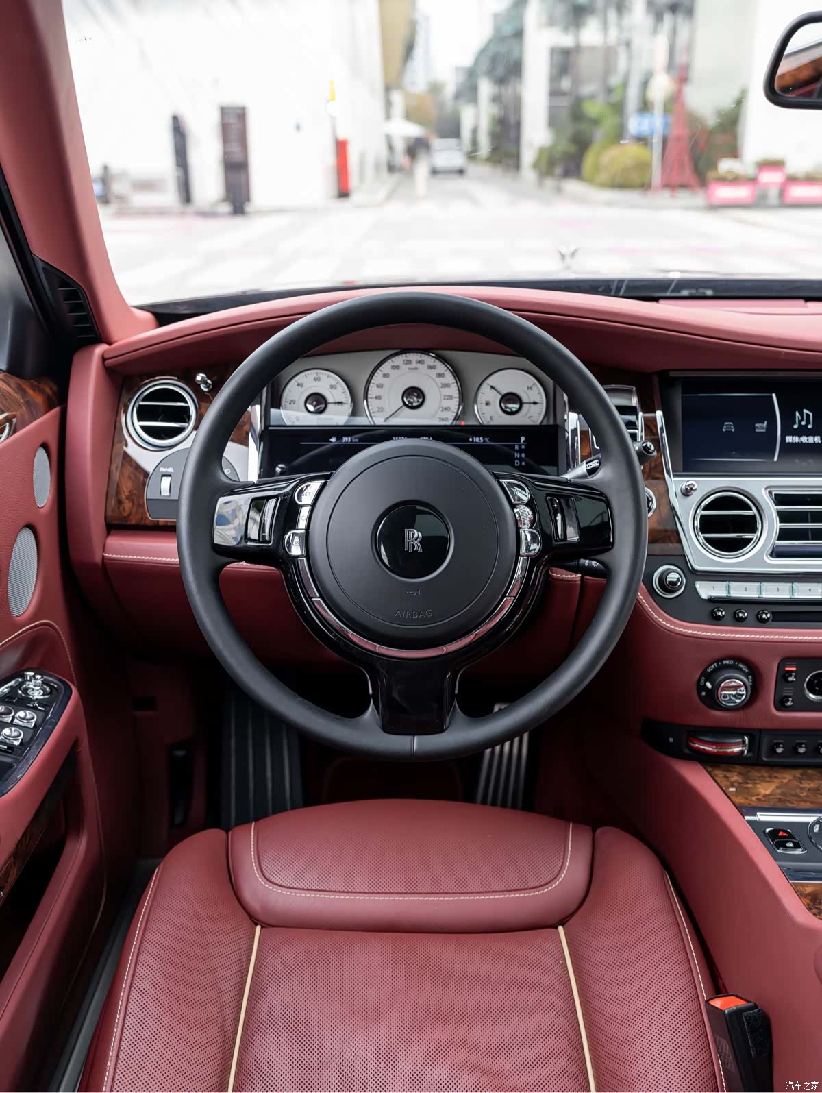 Rolls-Royce Ghost, 2019 13