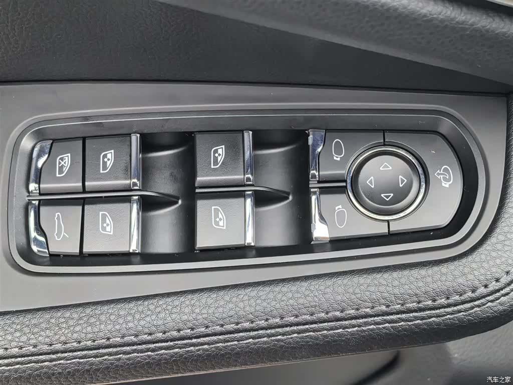 Porsche Macan, 2024 28