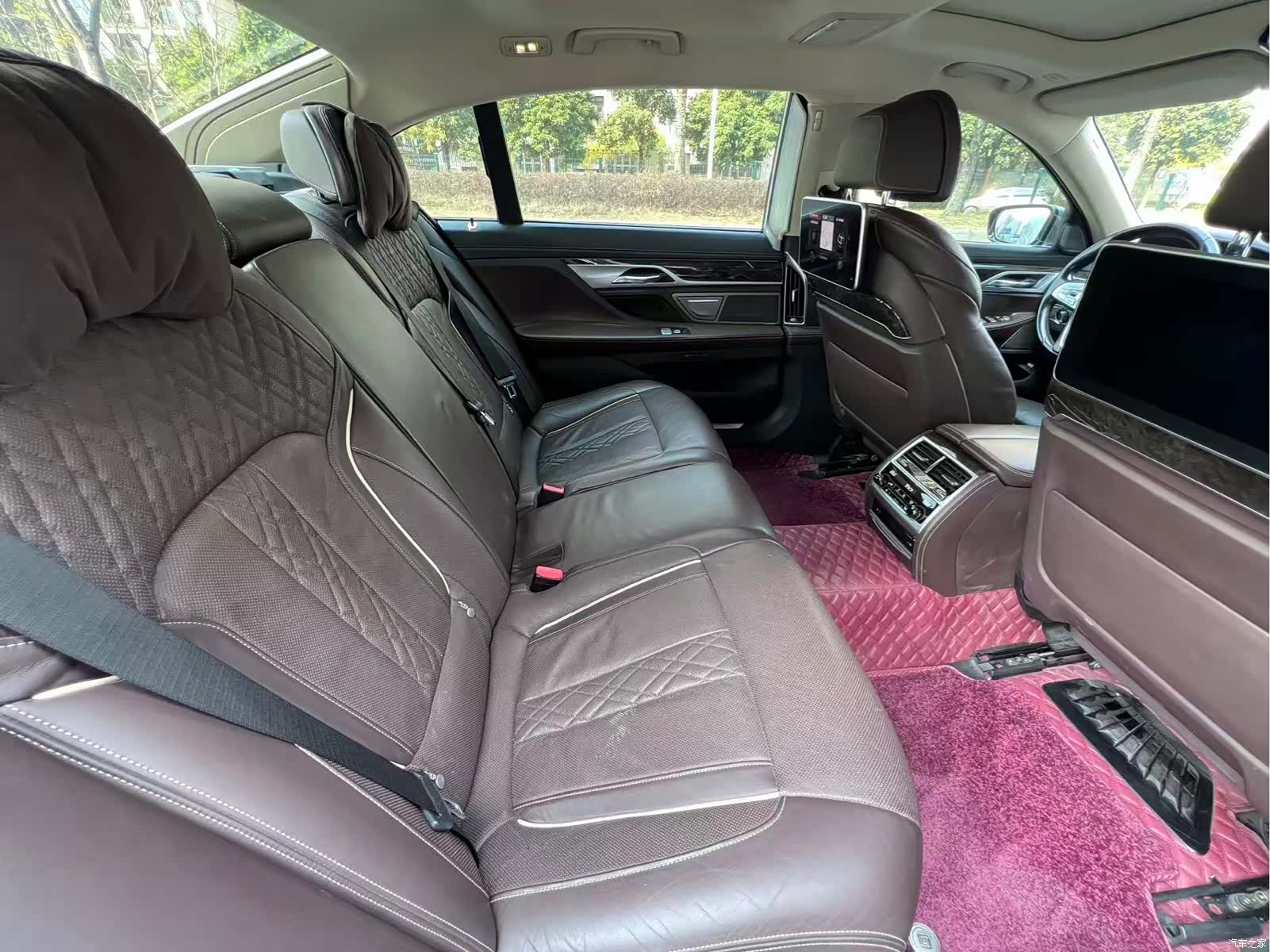 BMW 7 Series, 2018 все фото